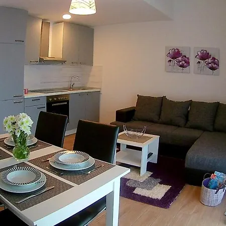 15475a Apartment *