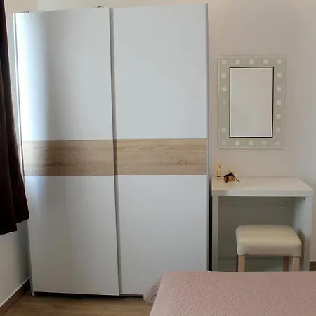15475a Apartment *